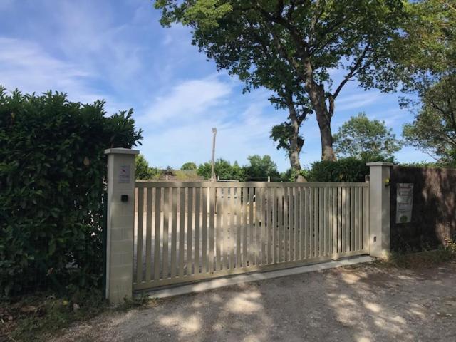 Вилла Les Pilotis Du Cognac Bourg-Charente Экстерьер фото